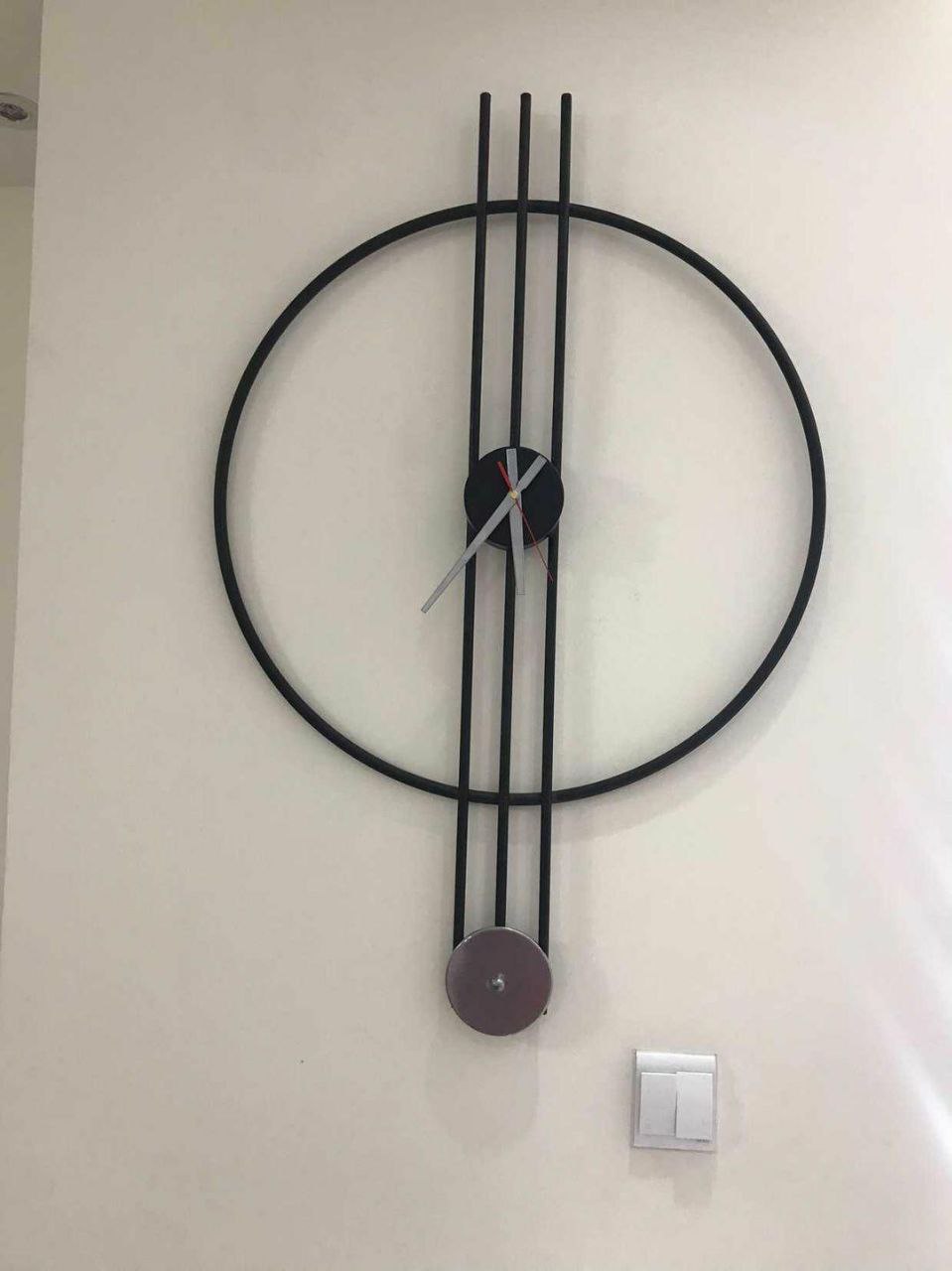 ساعت دیواری مدرن کد H/107 دارای موتور آرام گرد