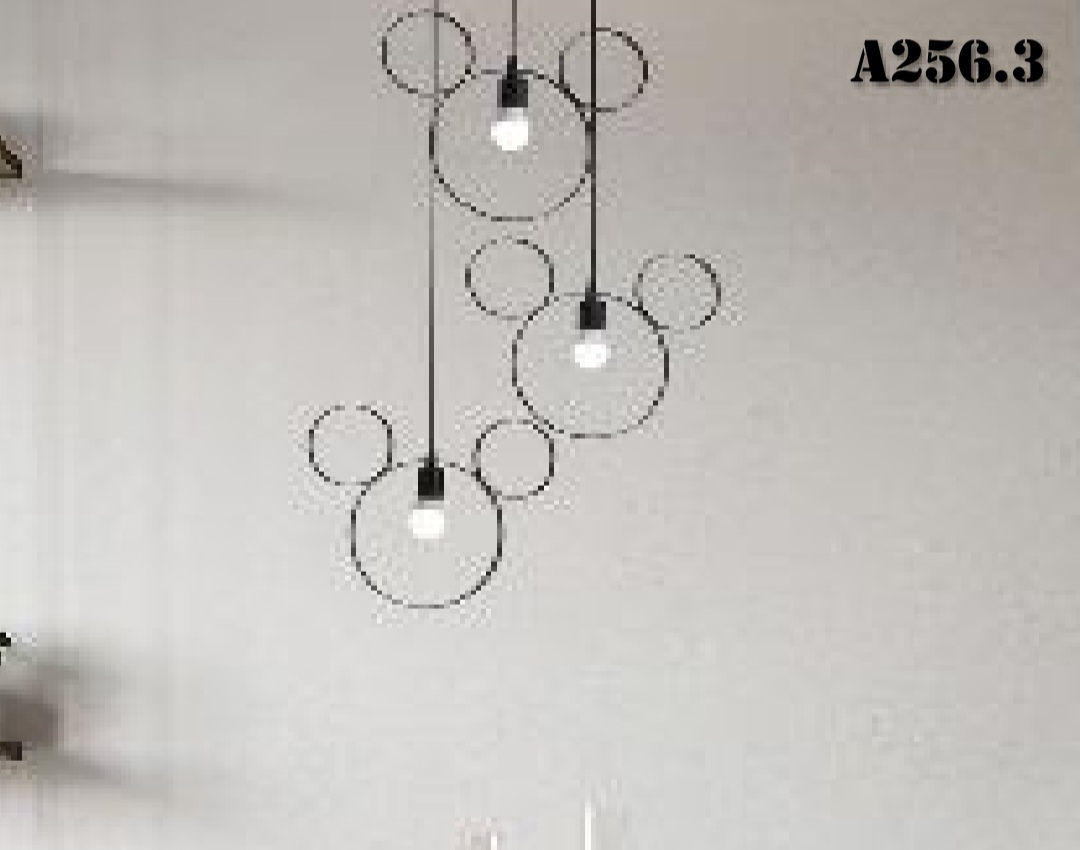 لوستر مدرن ۳ شعله دکور هیوا مدل A256.3 با طراحی دایره‌ای فانتزی مشکی مات مناسب اتاق خواب و راهرو